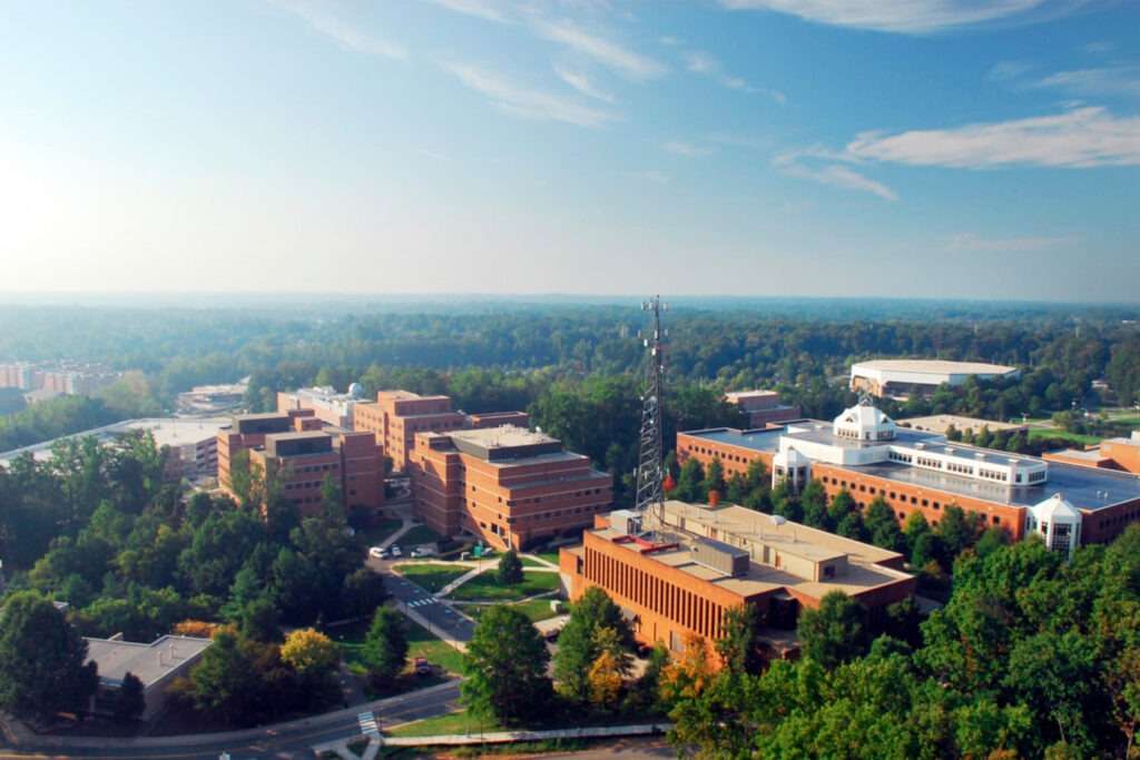 Estudio de caso SP+ en la Universidad George Mason